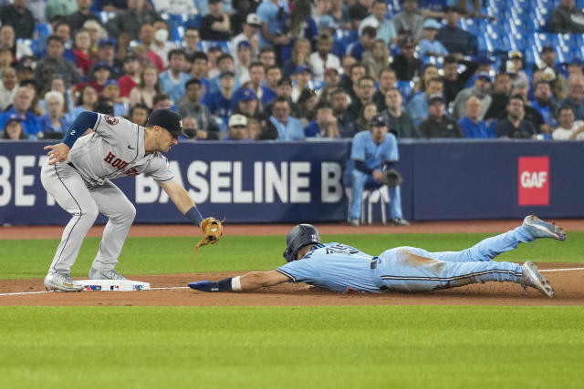 Gausman matches career high with 13 Ks, Blue Jays hit 3 homers to