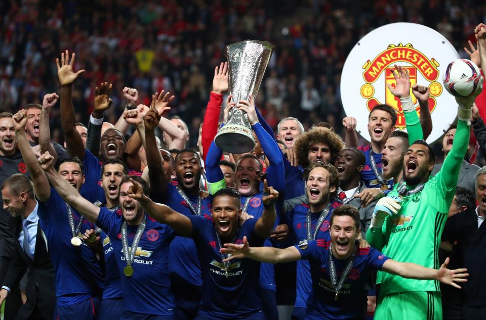 Man United lift the trophy