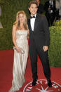 <p>We love Jen's 2009 Oscars dress! Less enthused however about her date.</p>