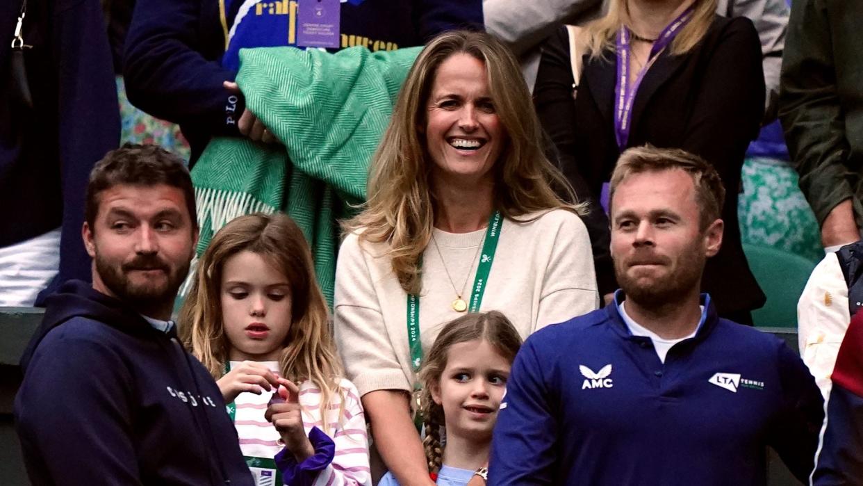 Kim Sears asiste al cuarto día del Campeonato de Tenis de Wimbledon el 4 de julio de 2024 en Londres, Inglaterra