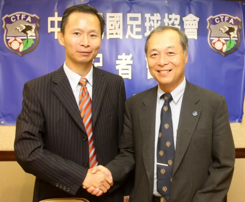 王筱薰（右）曾擔任足協秘書長。取自中華民國足球協會CTFA 