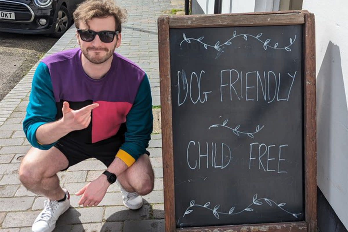 A St Albans’ pub sign, posted on social media, has sparked a debate about clientele  (x.com/ItsThatEM)