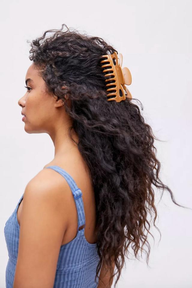 The Best Claw Clip Hairstyles To Transform Your Look : r/HairCareInfo