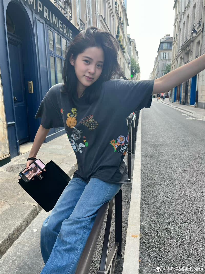 歐陽娜娜曬出多張在巴黎當地所拍攝的照片。（圖／翻攝自歐陽娜娜微博）