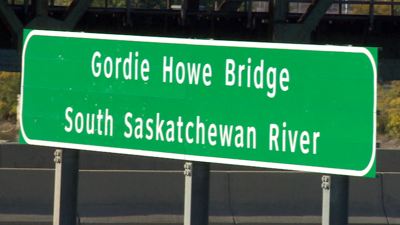 Gordie Howe's ashes laid to rest in Saskatoon