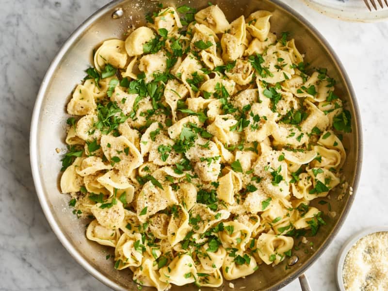 15-Minute Garlic Butter Tortellini