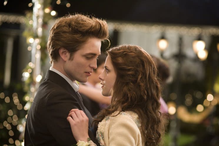 Robert Pattinson and Kristen Stewart in Twilight (Photo: Summit) 