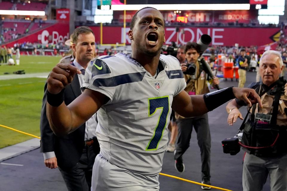 Seattle Seahawks quarterback Geno Smith threw for 275 yards with two touchdowns and an interception against the Arizona Cardinals on Sunday.