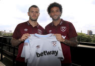 <p><strong>In:</strong> Felipe Anderson (Lazio, £33.5m); Issa Diop (Toulouse, £22m); Andriy Yarmolenko (Borussia Dortmund, £17.5m); Lukasz Fabianski (Swansea City, £7m); Lucas Perez (Arsenal, £5m); Carlos Sanchez (Fiorentina, undisclosed); Fabian Balbuena (Corinthians, £3.5m); Ryan Fredericks (Fulham, free); Jack Wilshere (Arsenal, free).<br><strong>Key Outs: </strong>Cheikhou Kouyaté (Crystal Palace, £9.5m); Reece Burke (Hull City, £1.5m); Domingos Quina (Watford, £1m); Ben Wells (QPR, undisclosed); Jordan Hugill (Middlesbrough, loan); Edimilson Fernandes (Fiorentina, loan); James Collins (released); Patrice Evra (released). </p>