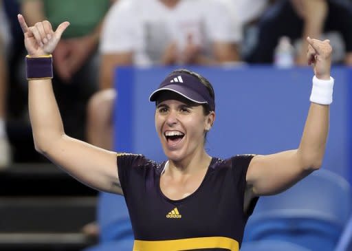 España derrotó a Serbia por dos puntos a uno en la final de la Copa Hopman de tenis, este sábado en Perth, adjudicándose este torneo por cuarta vez en la historia. (AFP | Tony Ashby)