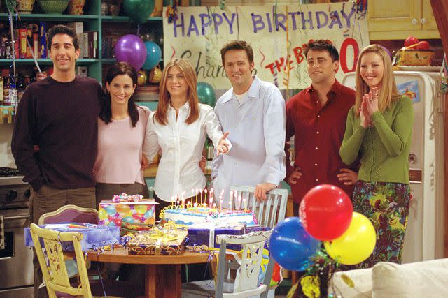 <p>Warner Bros. Television/Getty</p> (l to r): David Schwimmer as Ross Geller, Courteney Cox as Monica Geller, Jennifer Aniston as Rachel Cook, Matthew Perry as Chandler Bing, Matt LeBlanc as Joey Tribbiani and Lisa Kudrow as Phoebe Buffay