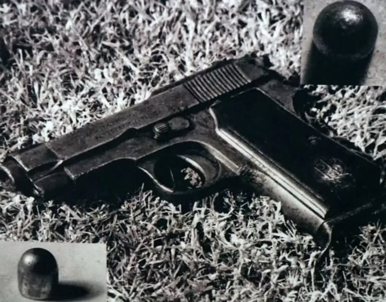 Tres balas de esta pistola le quitaron la vida a Gandhi a las 5.17 pm del 30 de enero de 1948