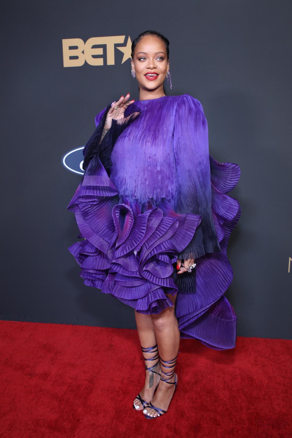 rihanna naacp awards dress