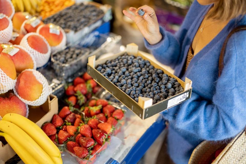 Morariu said that berries are a superfood. rh2010 – stock.adobe.com