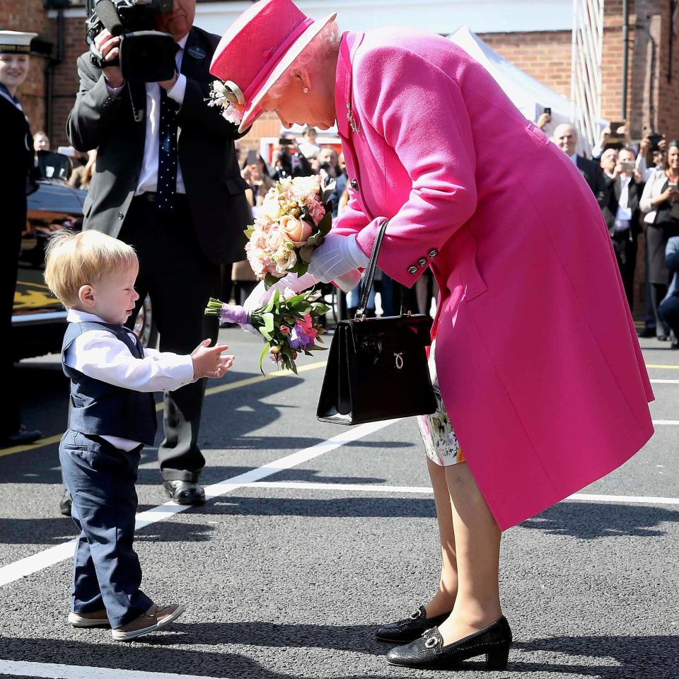 Discrete signals and Clarins lipstick: the secrets of The Queen's handbag revealed