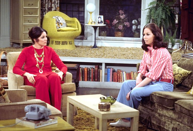 Mary Tyler Moore and Valerie Harper starred in <em>The Mary Tyler Moore Show</em>. (Photo: CBS via Getty Images)