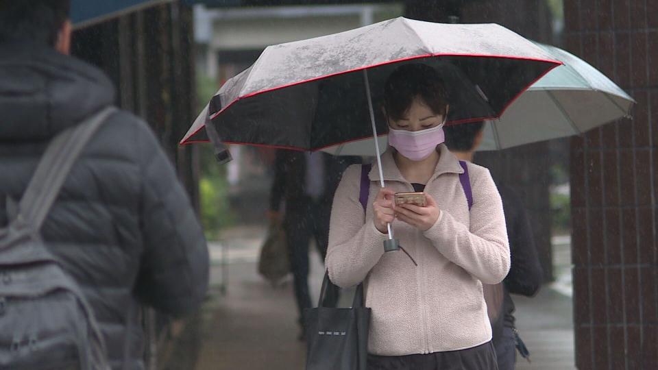 春節受冷氣團、華南雲雨區影響，今（7日）入夜後開始轉濕冷天氣。（資料照）