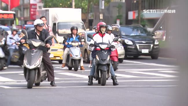 機車究竟該不該待轉，相關議題常引起討論。（示意圖／資料照）