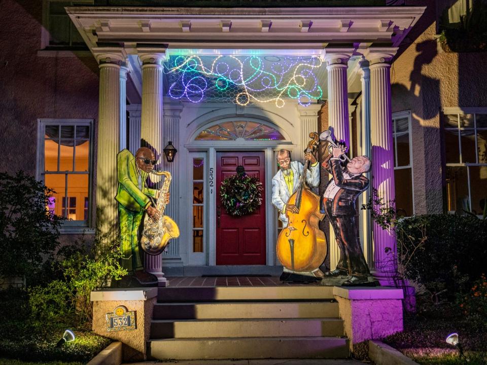 New Orleans jazz trio house float Mardis Gras 2021