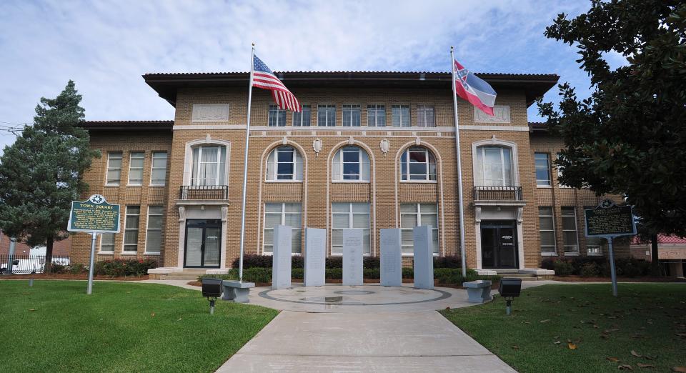 The Rankin County Courthouse is located right on the town square in Brandon. It is on the National Register of Historic Places
