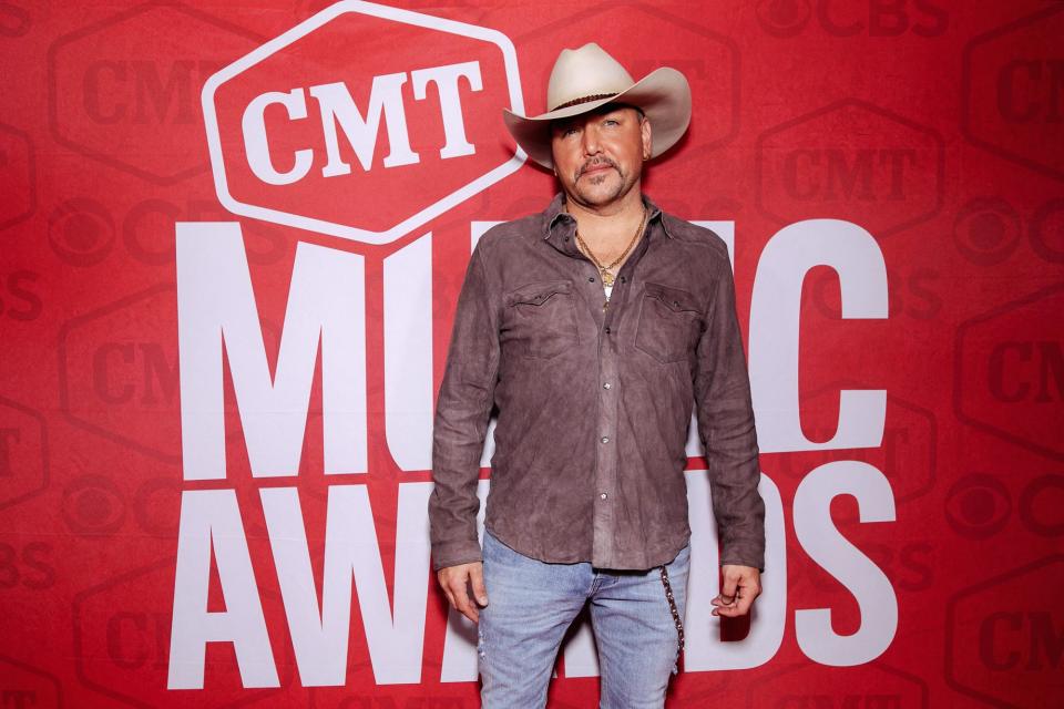 Jason Aldean Performs Let Your Boys Be Country at the 2024 CMT Music Awards After Controversy