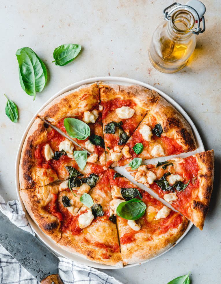 Pizza margherita vegan