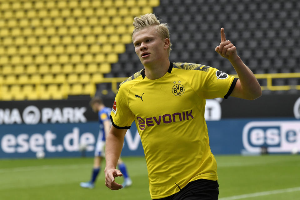 Erling Haaland scored the first Bundesliga goal since March as Borussia Dortmund topped chief rival Schalke. (Martin Meissner/Getty Images)