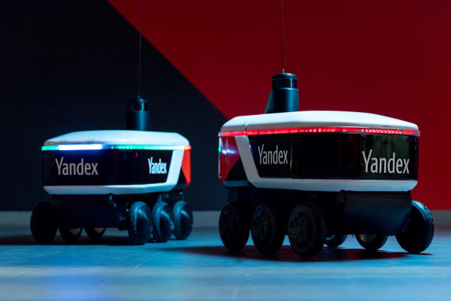 Yandex is now testing a sidewalk cargo delivery robot