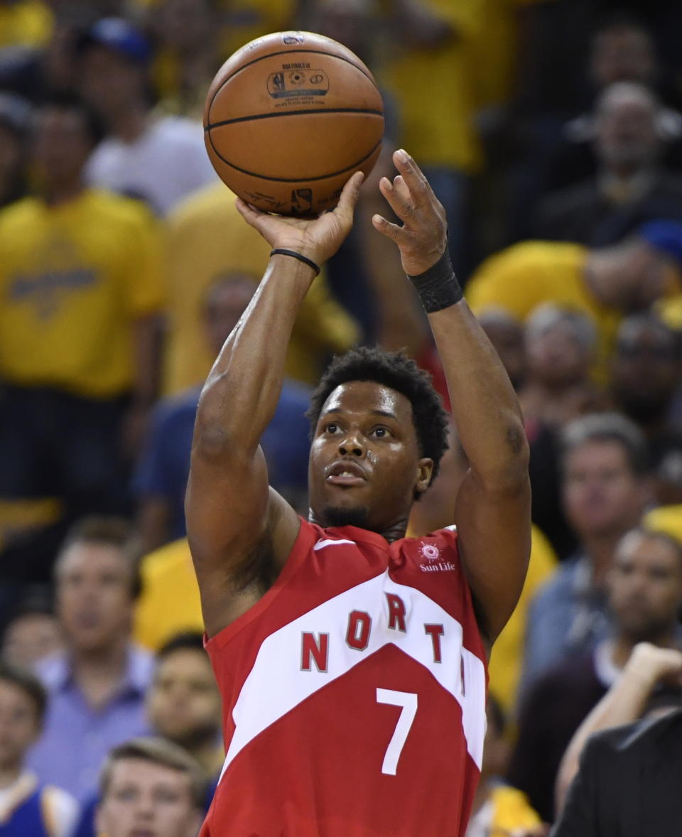 Toronto Raptors guard Kyle Lowry shoots against the Golden State Warriors during the second half of Game 6 of basketball’s NBA Finals, Thursday, June 13, 2019, in Oakland, Calif. (Frank Gunn/The Canadian Press via AP)