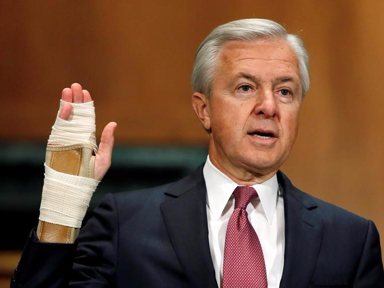 Wells Fargo CEO John Stumpf testifies before a Senate Banking Committee hearing on the firm's sales practices on Capitol Hill in Washington, U.S., September 20, 2016.   REUTERS/Gary Cameron    