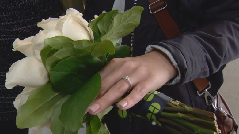 Man proposes to girlfriend on GO train platform where they first met