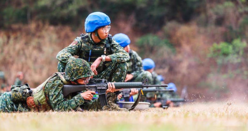 1年期義務役陸軍第2226梯入伍訓練昨天展開期末鑑測。（圖／軍聞社提供）