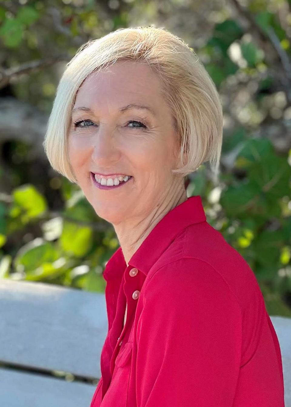 Diana Shoemaker is running as a Democrat for the District 3 seat on the Manatee County Commission in 2024.