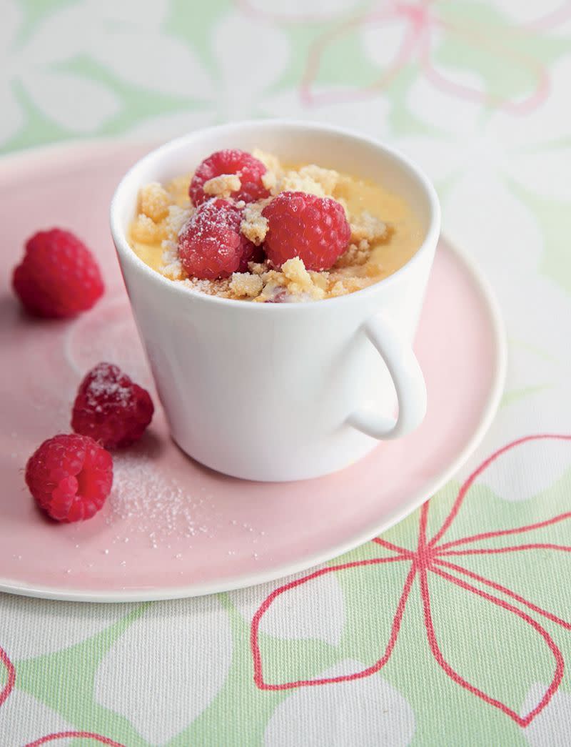 Raspberry Cheesecake Mug Cakes