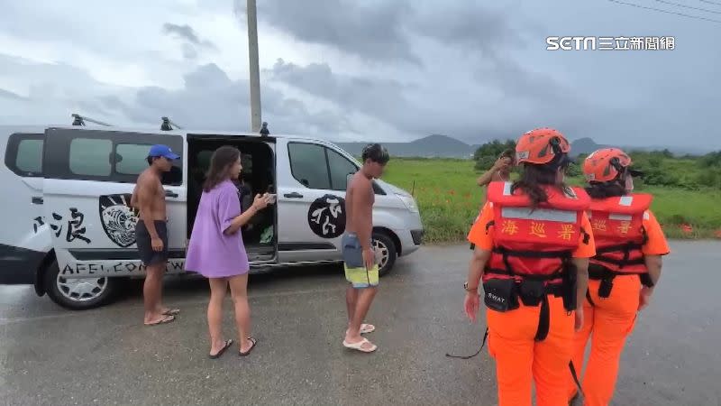 蘇拉颱風海陸警報齊發，恆春海巡人員一早6點多就開始巡視。