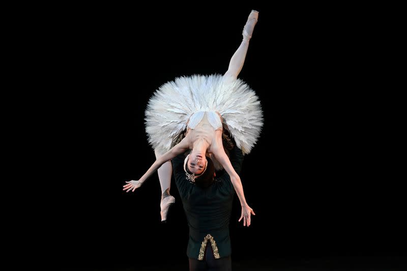 Dancers Takada and Bonelli perform at The Royal Ballet: Back on Stage in London