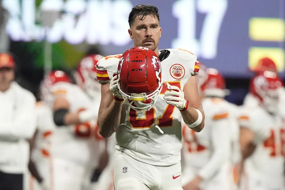 Kansas City Chiefs tight end Travis Kelce (87) has just 69 yards in three games to start this season. (AP Photo/Brynn Anderson)