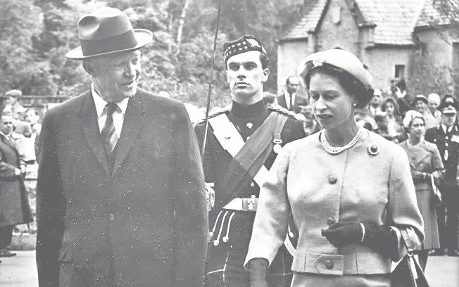 1957: The Queen meets President Dwight D Eisenhower - ullstein bild via Getty Images