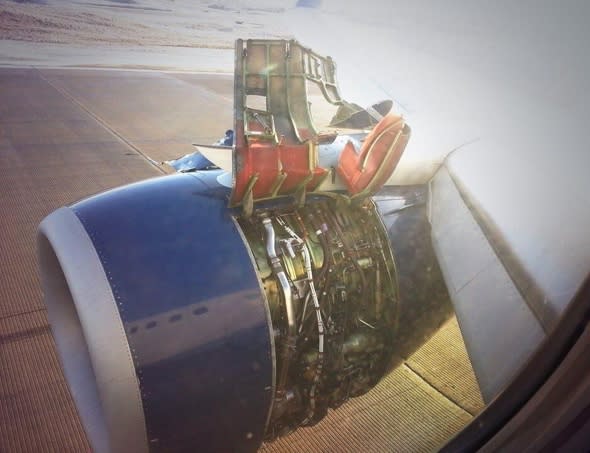 delta-plane-engine-casing-rips-off-mid-air-emergency-landing