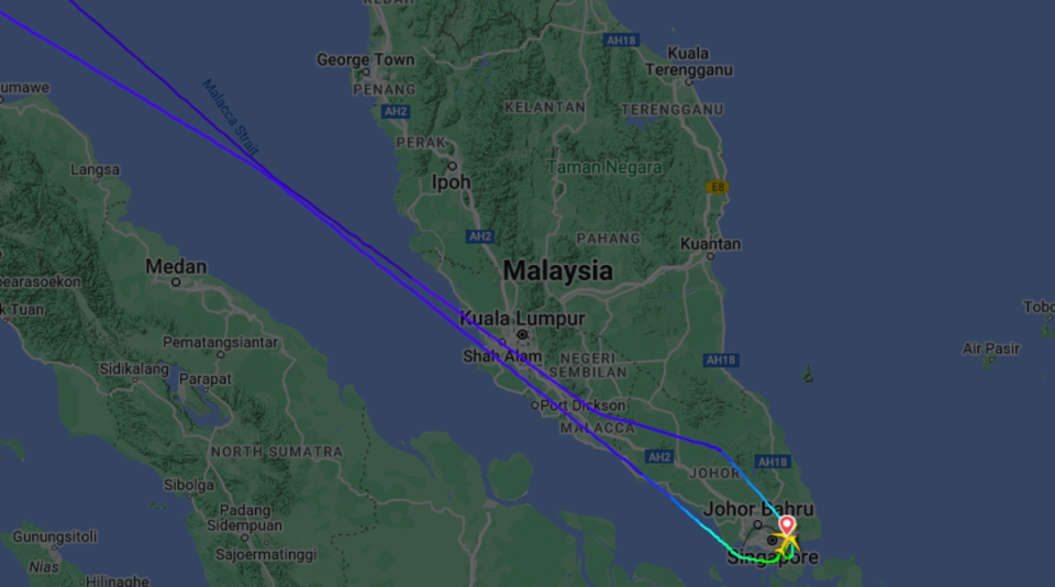 The route of the diverted flight (Flight Tracker)