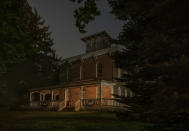 <p>Erastus Farnham House, south of Fremont, Indiana. (Photograph by Jeanine Michna-Bales) </p>