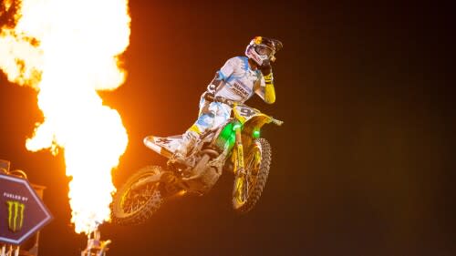 SMX Chicagoland 2023 Ken Roczen Leader Lights glow at finish line.jpg