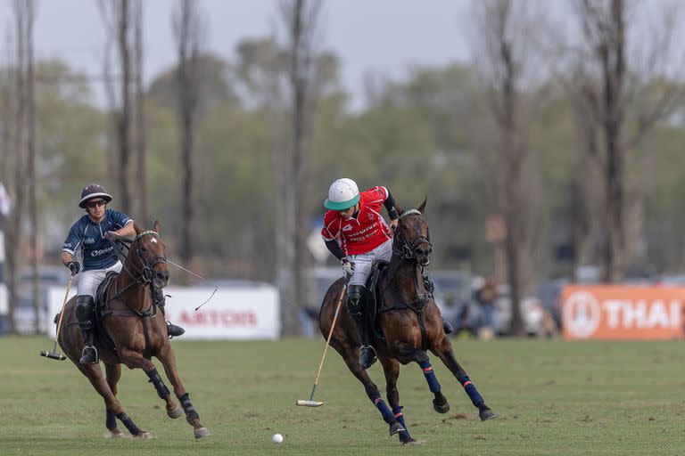 Barto Castagnola en acción; 