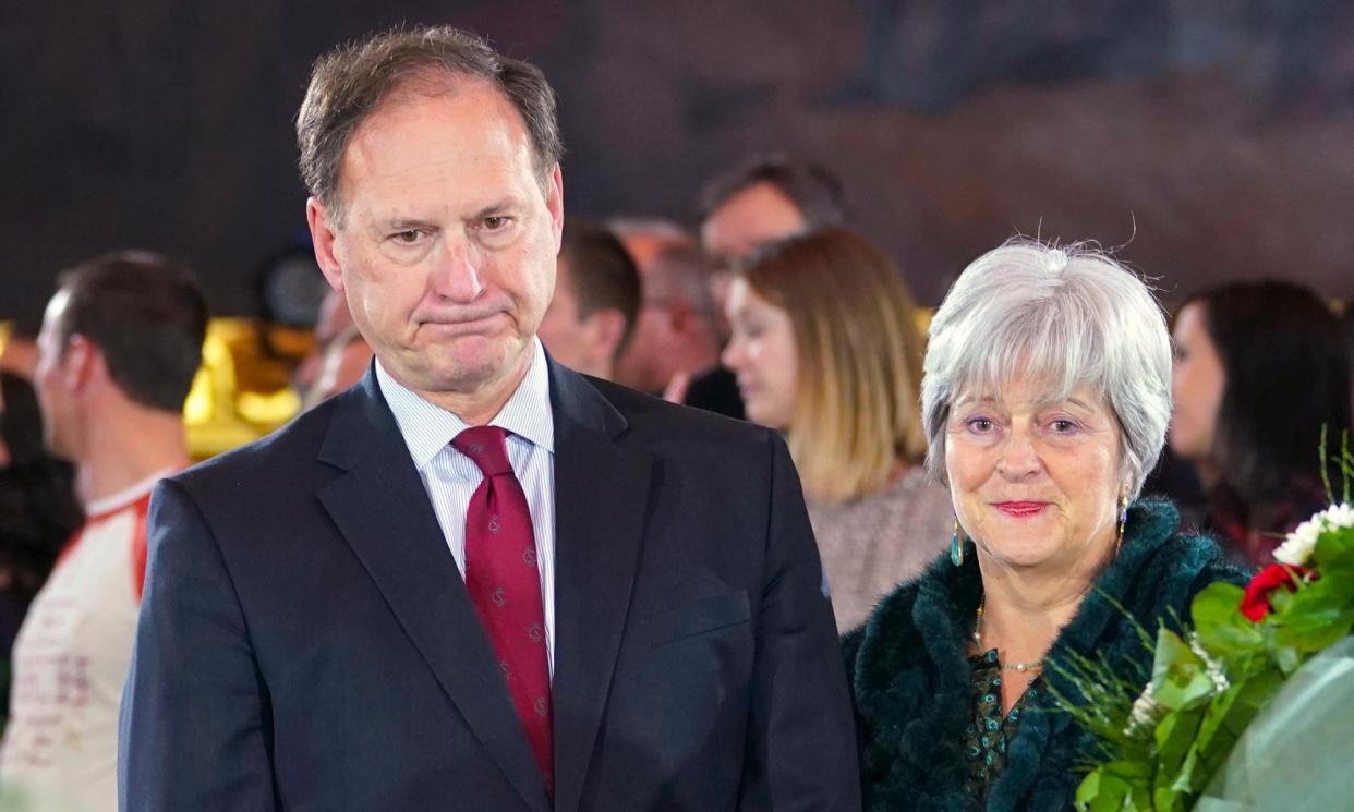 <span>Senate Democrats are demanding answers as to why Samuel Alito and his wife, Martha-Ann, flew insurrectionist-linked flags outside their homes.</span><span>Photograph: Pablo Martínez Monsiváis/AP</span>