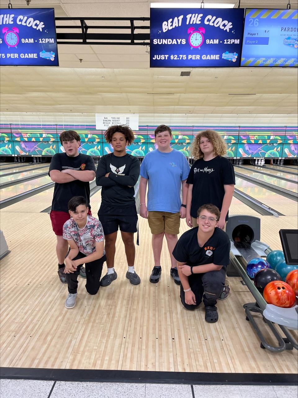 Lake Gibson bowling is in full swing. Starting from left to right in the back are Paul Stiles, Alex Mendieta, Bryce Verhoeven, and Truett Dodd. On the bottom row from left to right are
Fabian Vargas and Ethan Tillery.