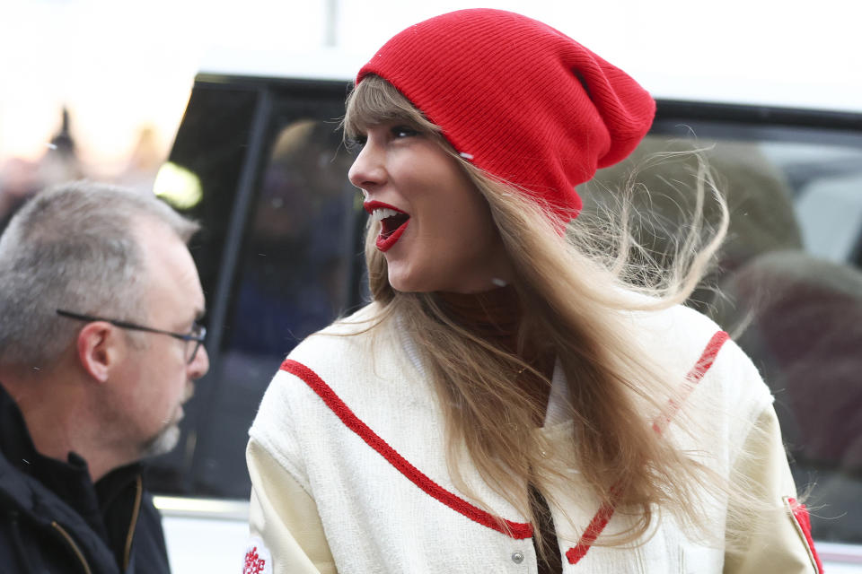 Taylor Swift arrives at Highmark Stadium to watch an NFL AFC division playoff football game between the Buffalo Bills and the Kansas City Chiefs, Sunday, Jan. 21, 2024, in Orchard Park, N.Y. (AP Photo/Jeffrey T. Barnes)