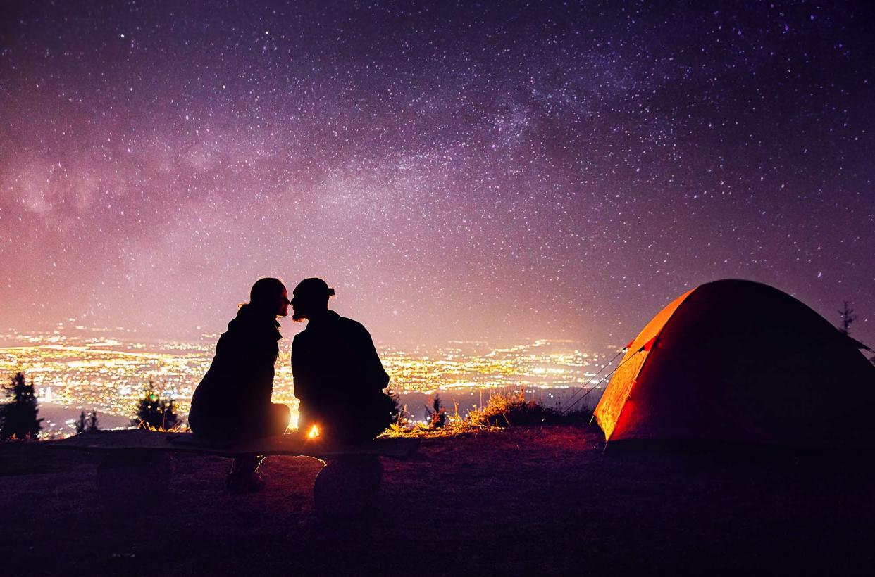 camping couple romantic