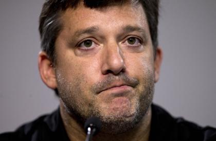 Tony Stewart reads a statement during his return to the track in August. (AP)