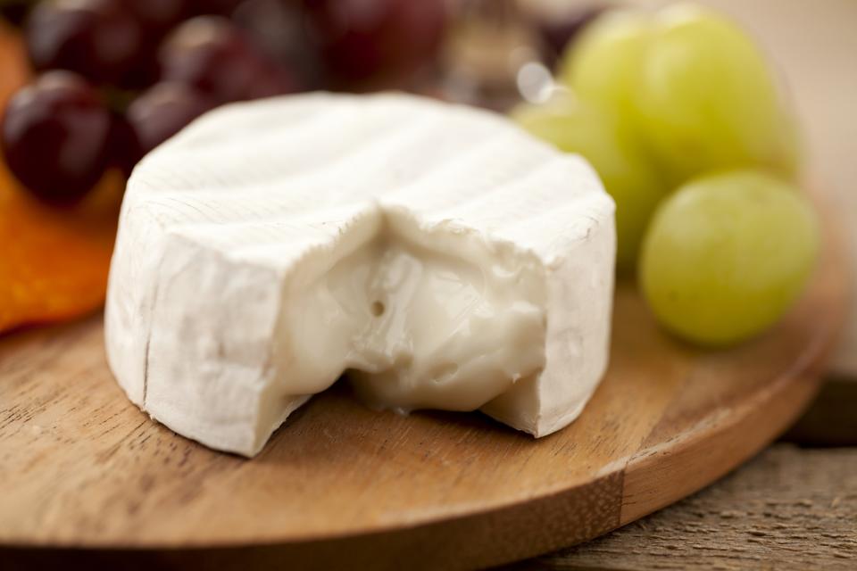 Goats’ cheese and grapes