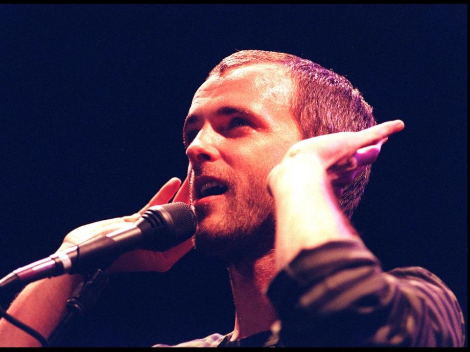 Fran Healy of Travis performing at the Wiltern Theater, Los Angeles, 2000 (Getty Images)